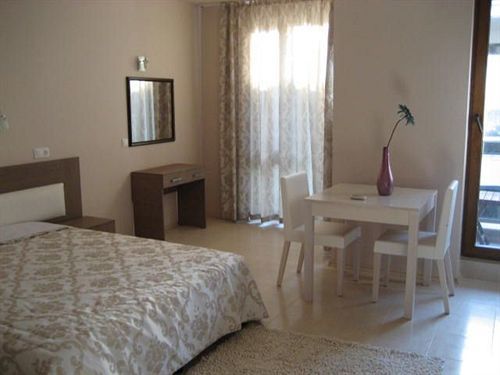 Pomorie Bay Aparthotel Extérieur photo